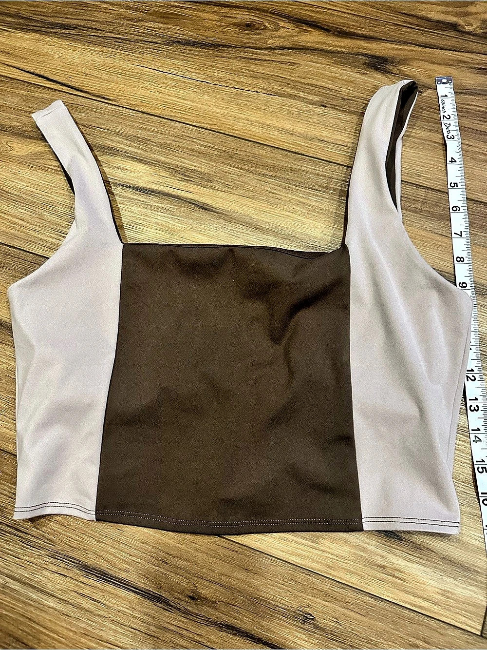 Sincerely Jules Active colorblock crop top Colorblock Crop Top in Brown & Beige